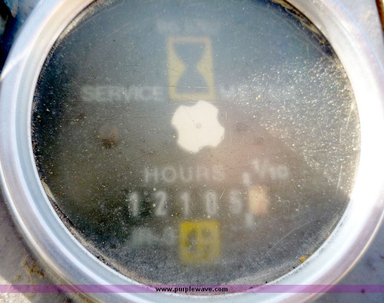 image for item 4200 1988 Caterpillar 943 track loader