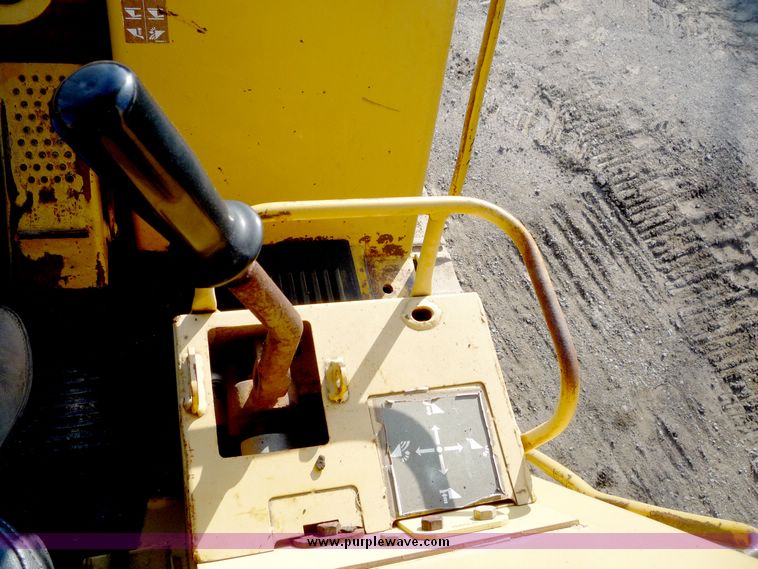 image for item 4200 1988 Caterpillar 943 track loader