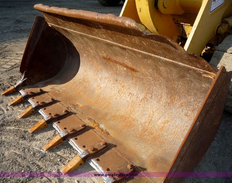 image for item 4200 1988 Caterpillar 943 track loader