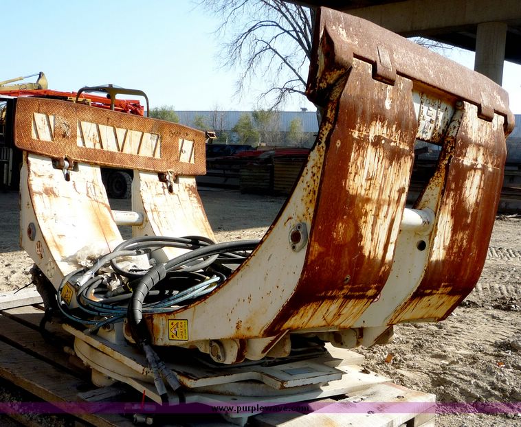 Cascade barrel handler forklift attachment in Kansas City, KS Item