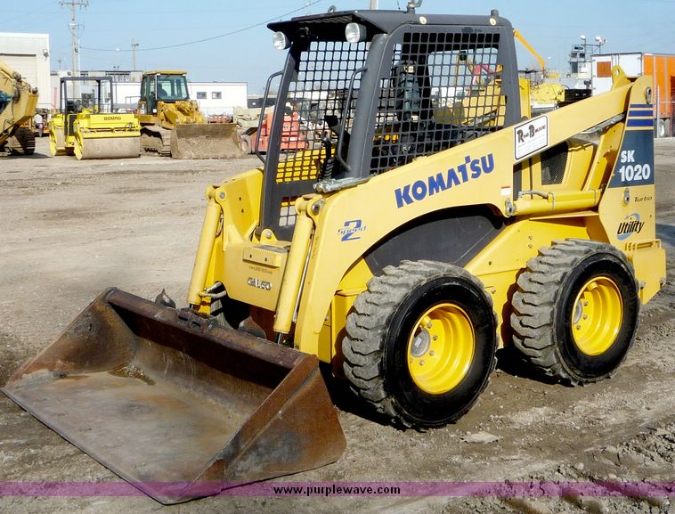 image for item 4210 2003 Komatsu SK 1020 skid steer