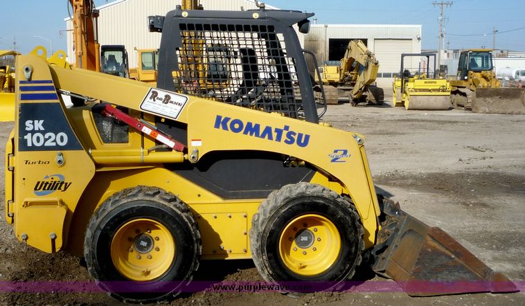 image for item 4210 2003 Komatsu SK 1020 skid steer
