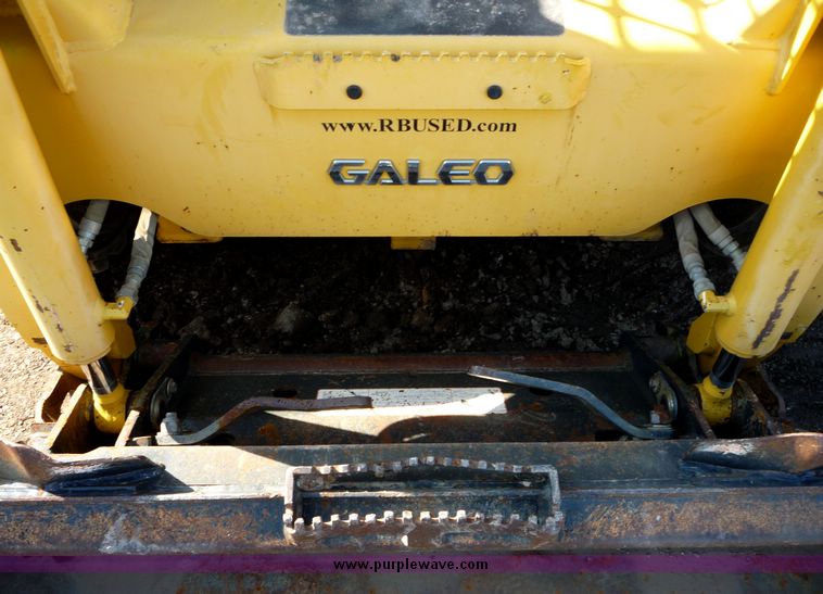 image for item 4210 2003 Komatsu SK 1020 skid steer