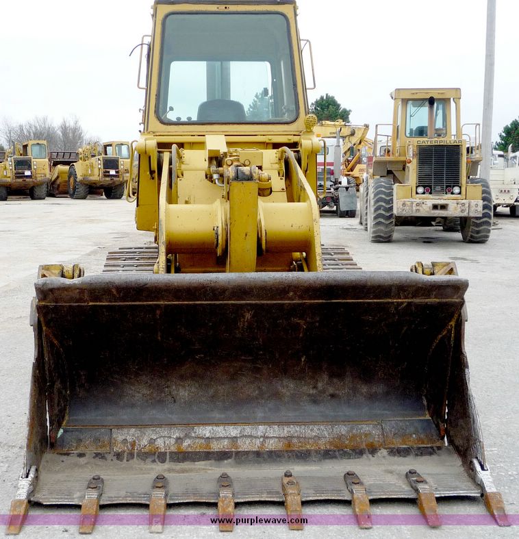 image for item 4225 1986 Caterpillar 943 trackloader