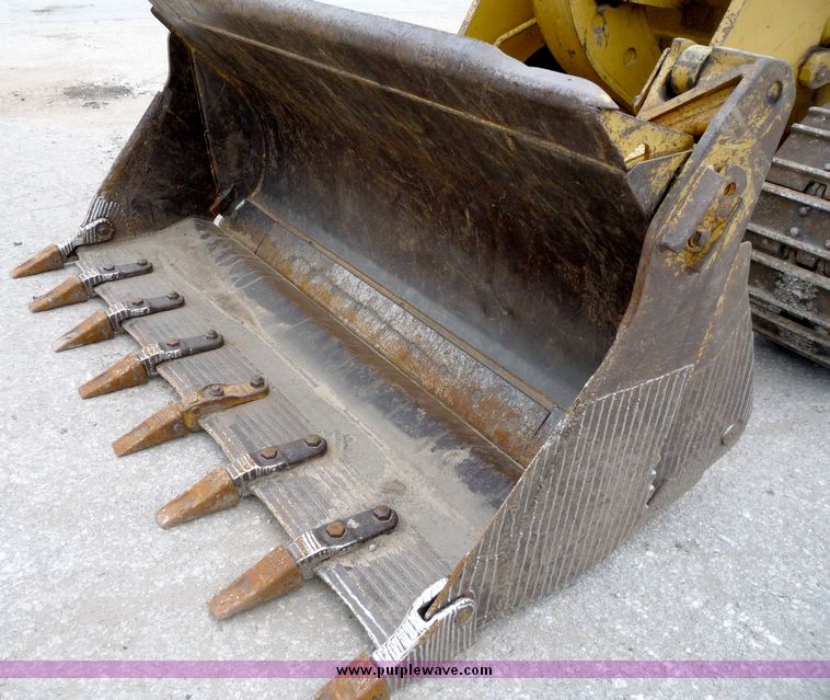 image for item 4225 1986 Caterpillar 943 trackloader