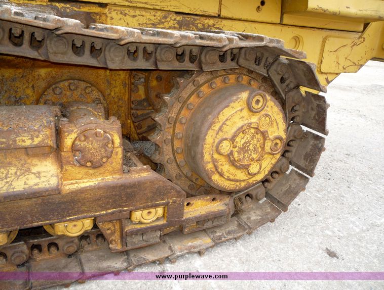 image for item 4225 1986 Caterpillar 943 trackloader