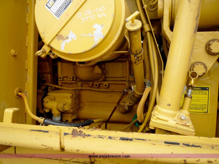 image for item 4225 1986 Caterpillar 943 trackloader