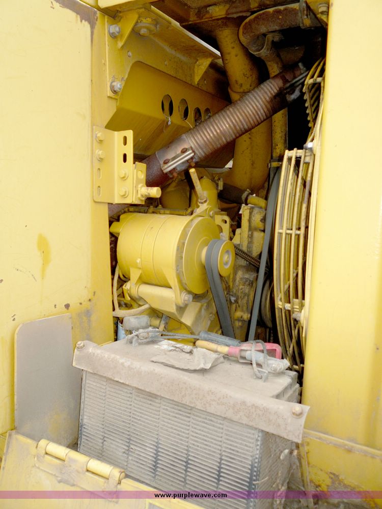 image for item 4225 1986 Caterpillar 943 trackloader