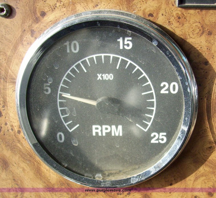 image for item 5042 1995 International 9400 semi truck