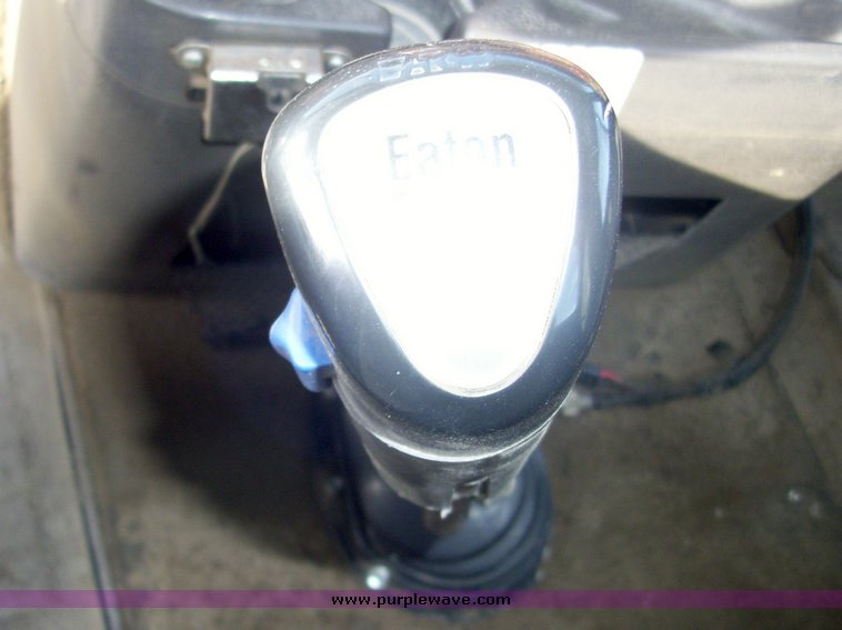 image for item 5042 1995 International 9400 semi truck