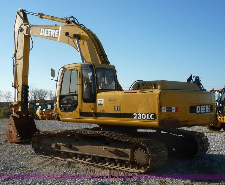 image for item 5061 2000 John Deere 230LC excavator
