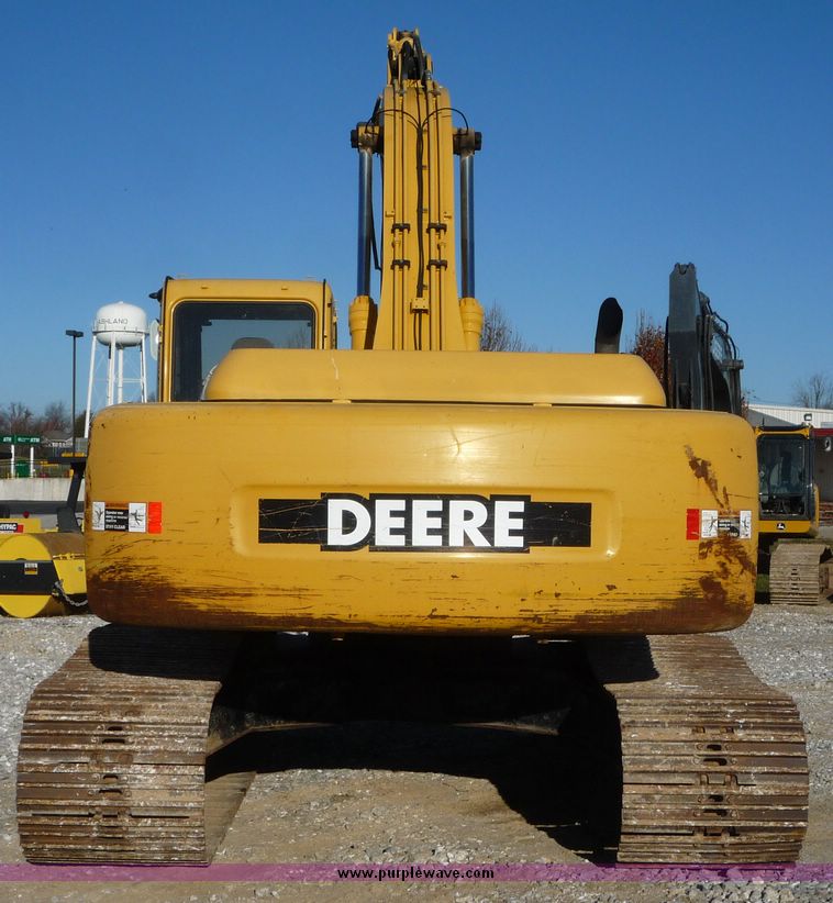 image for item 5061 2000 John Deere 230LC excavator