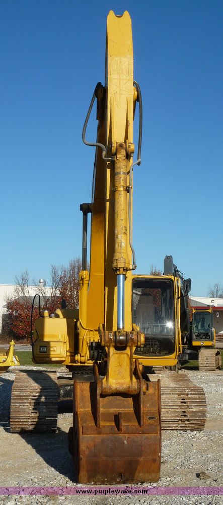 image for item 5061 2000 John Deere 230LC excavator