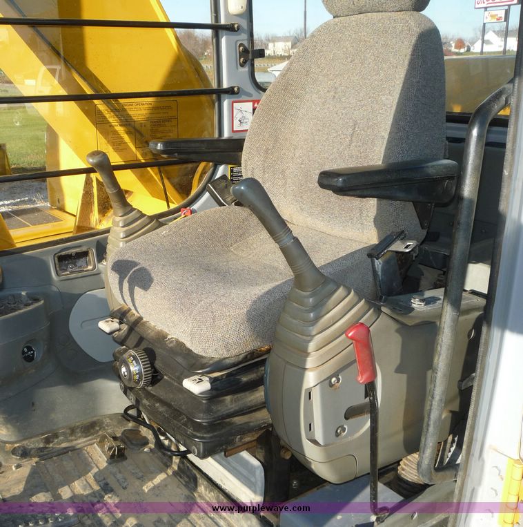 image for item 5061 2000 John Deere 230LC excavator