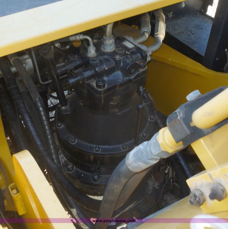 image for item 5061 2000 John Deere 230LC excavator