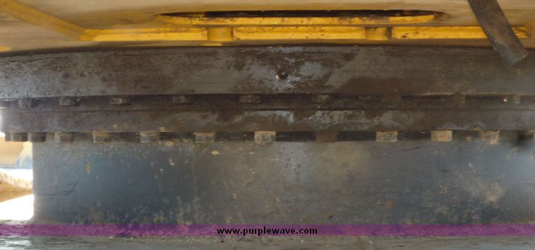 image for item 5061 2000 John Deere 230LC excavator