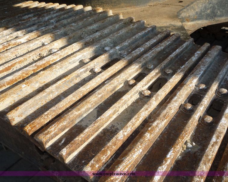 image for item 5061 2000 John Deere 230LC excavator