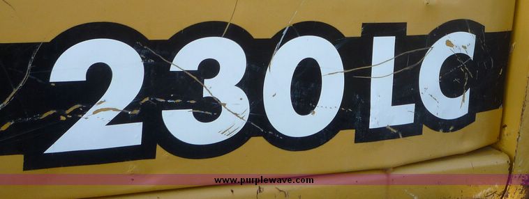 image for item 5061 2000 John Deere 230LC excavator