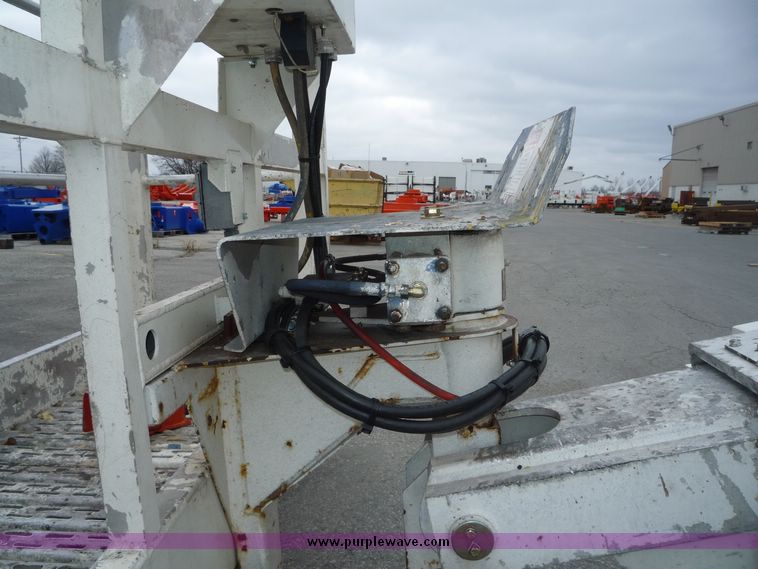 image for item 5080 1999 Snorkel TB-A80RDZ boom lift