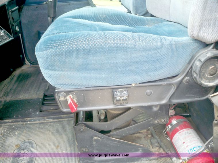 image for item 5150 1999 Peterbilt Conventional 378 semi truck