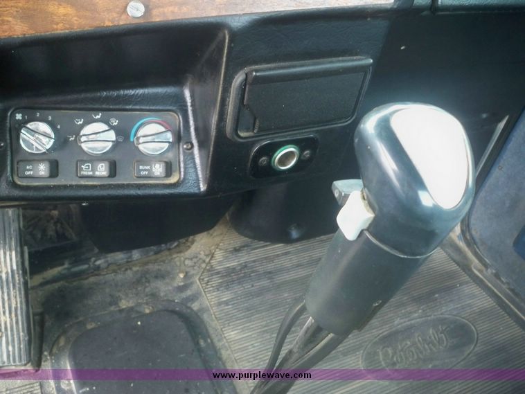 image for item 5150 1999 Peterbilt Conventional 378 semi truck