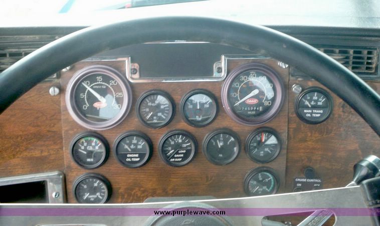 image for item 5150 1999 Peterbilt Conventional 378 semi truck