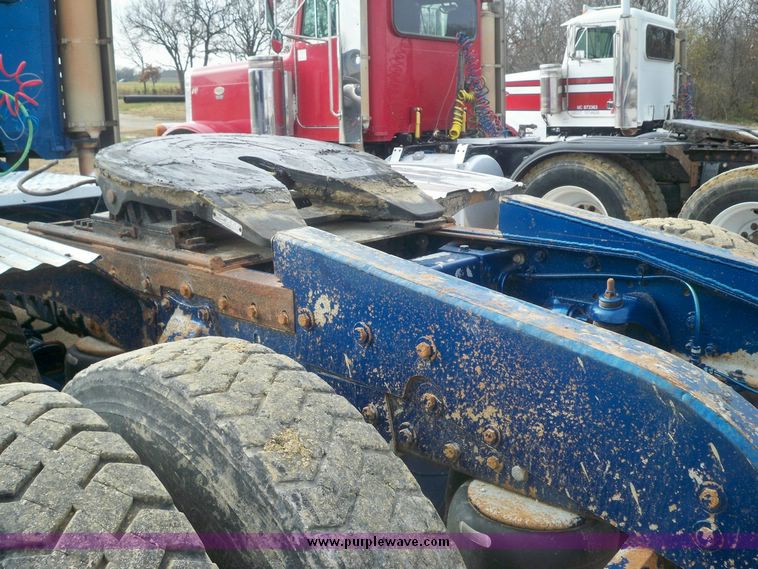 image for item 5150 1999 Peterbilt Conventional 378 semi truck