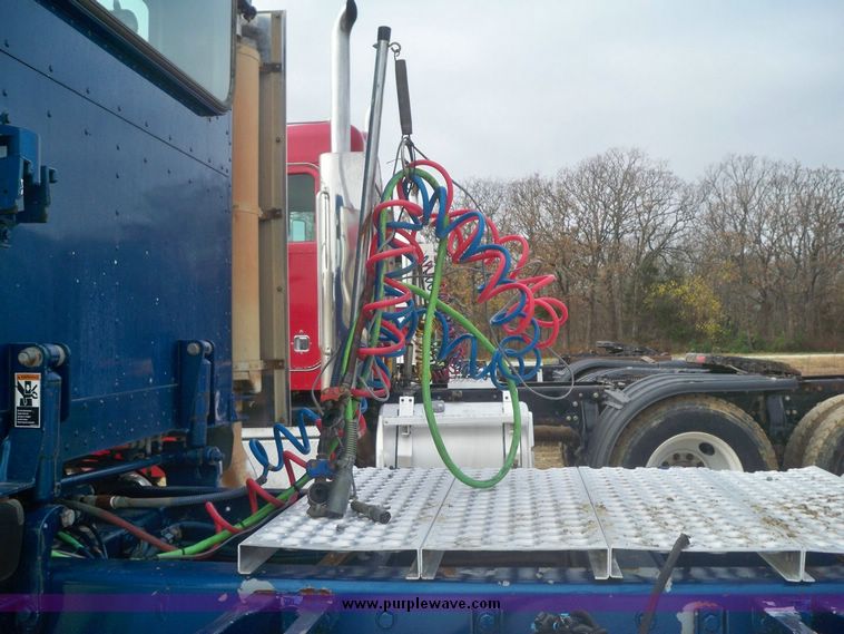 image for item 5150 1999 Peterbilt Conventional 378 semi truck