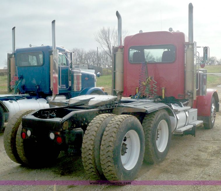 image for item 5151 1998 Peterbilt Conventional 379 semi truck