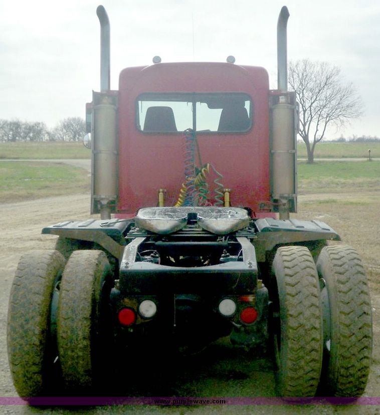 image for item 5151 1998 Peterbilt Conventional 379 semi truck