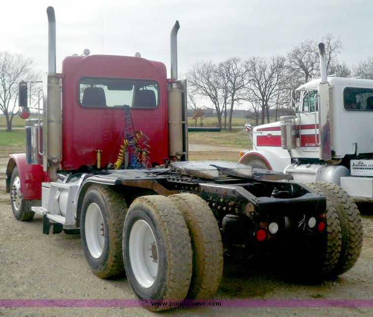 image for item 5151 1998 Peterbilt Conventional 379 semi truck