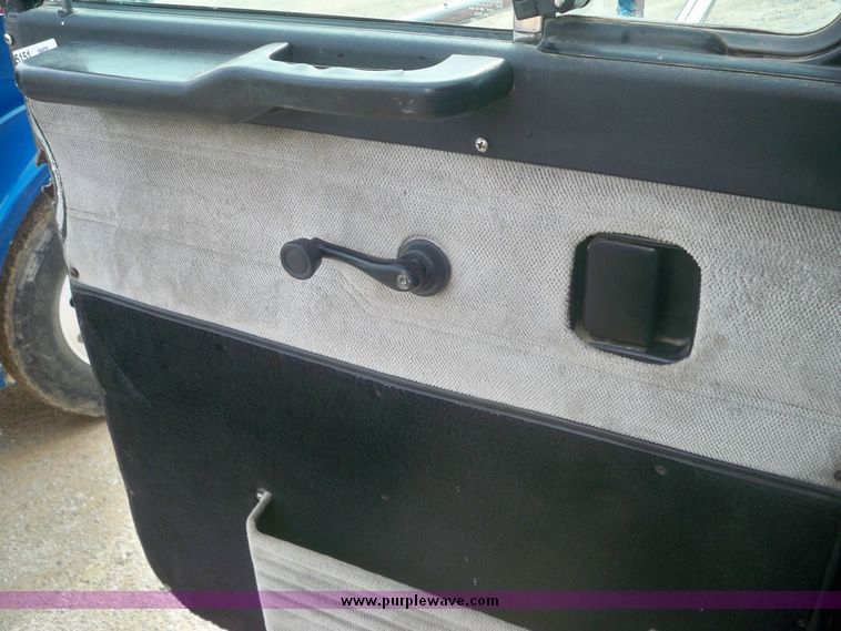 image for item 5151 1998 Peterbilt Conventional 379 semi truck