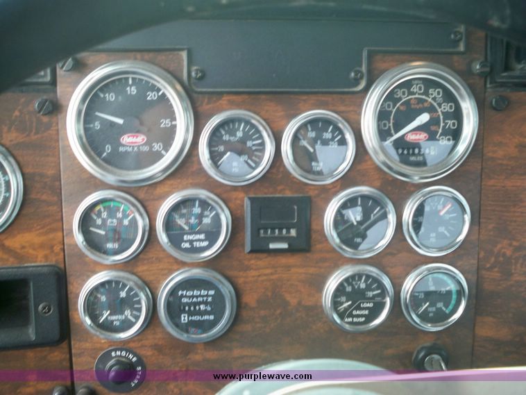 image for item 5151 1998 Peterbilt Conventional 379 semi truck