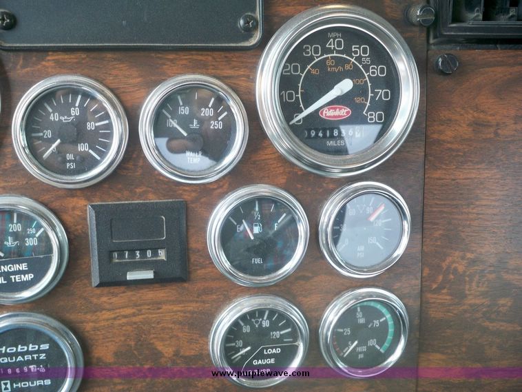 image for item 5151 1998 Peterbilt Conventional 379 semi truck