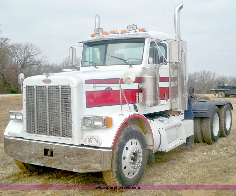 image for item 5152 2000 Peterbilt Conventional 378 semi truck