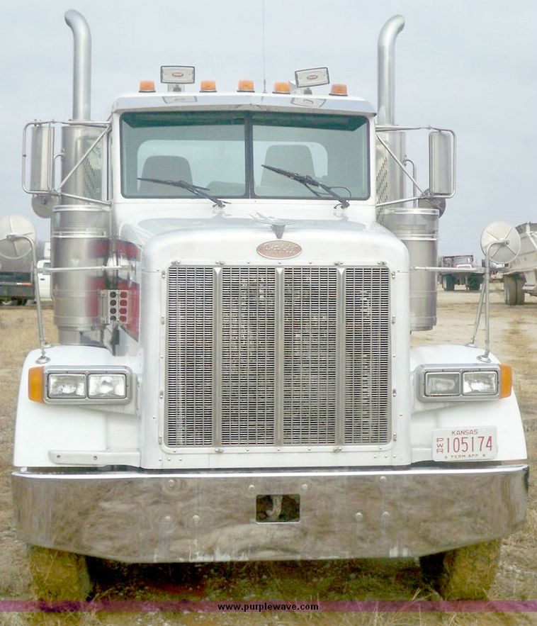 image for item 5152 2000 Peterbilt Conventional 378 semi truck