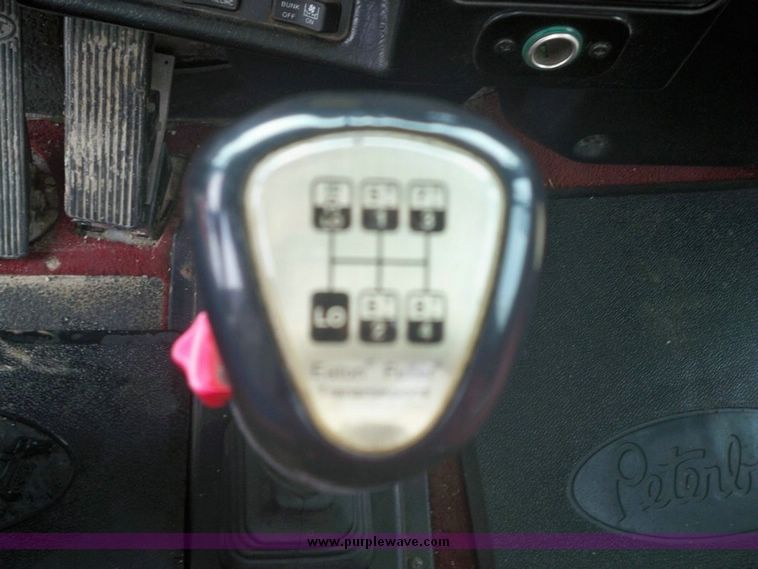 image for item 5152 2000 Peterbilt Conventional 378 semi truck