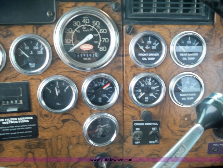 image for item 5152 2000 Peterbilt Conventional 378 semi truck