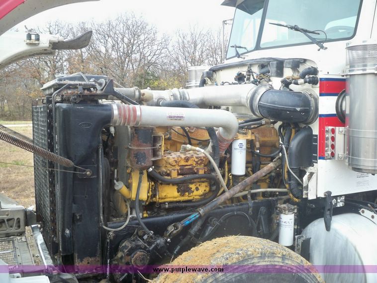 image for item 5152 2000 Peterbilt Conventional 378 semi truck