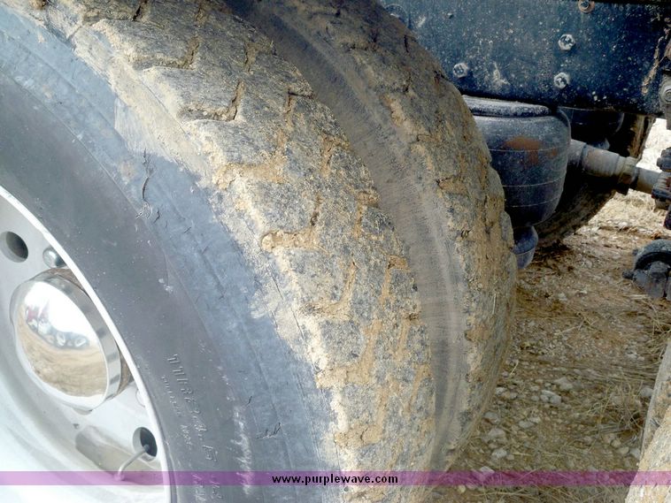 image for item 5152 2000 Peterbilt Conventional 378 semi truck