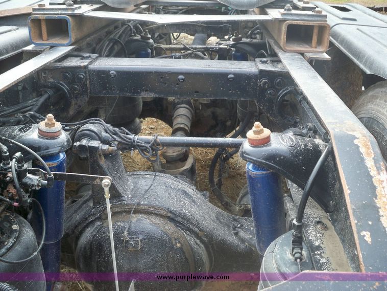 image for item 5152 2000 Peterbilt Conventional 378 semi truck