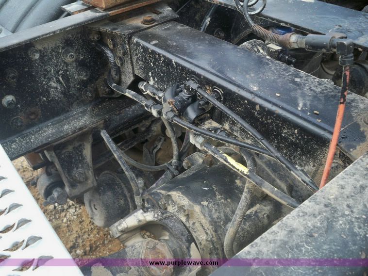 image for item 5152 2000 Peterbilt Conventional 378 semi truck