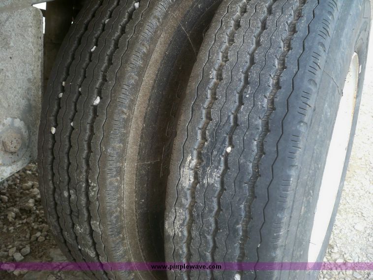 image for item 5159 2001 CPS belly trailer