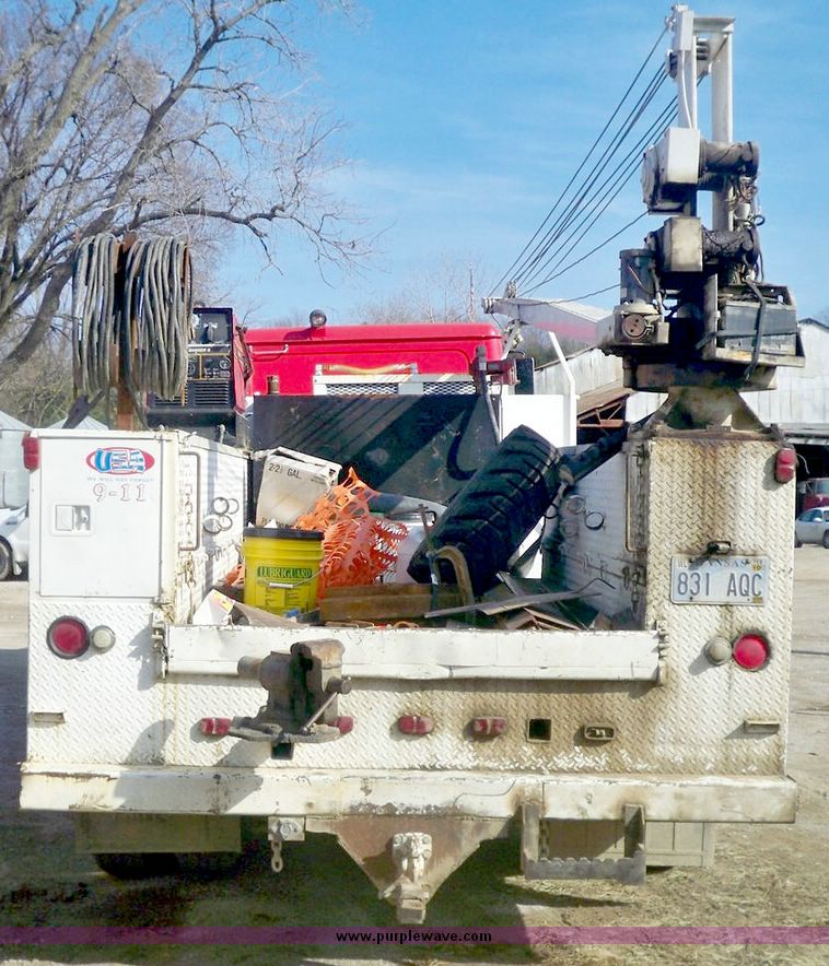 image for item 5170 1995 Volvo DD94 semi truck