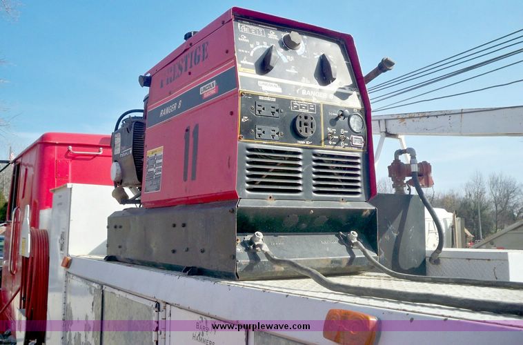 image for item 5170 1995 Volvo DD94 semi truck