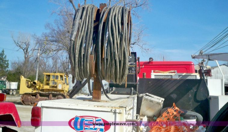 image for item 5170 1995 Volvo DD94 semi truck