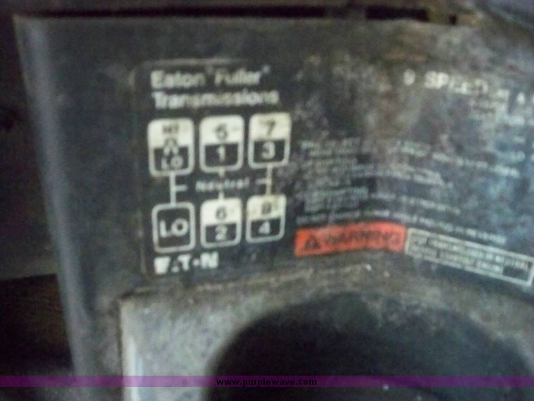 image for item 5171 1994 Freightliner semi truck