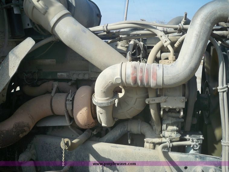 image for item 5171 1994 Freightliner semi truck