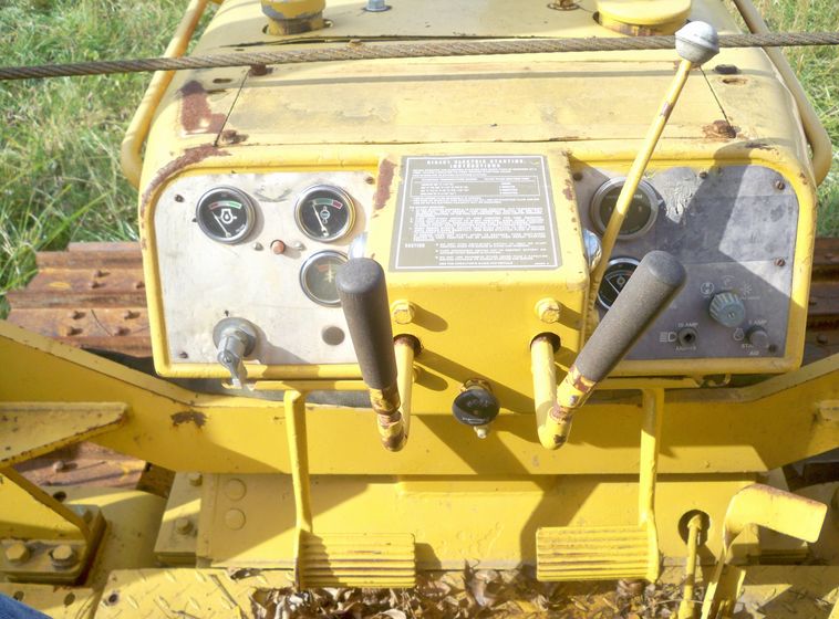 image for item 5196 Caterpillar D5B crawler tractor