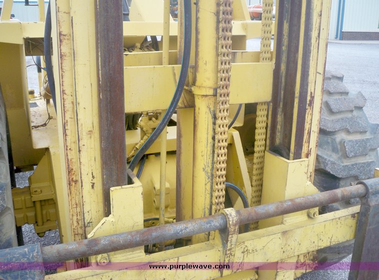 image for item 5258 Wiggins All Terrain forklift